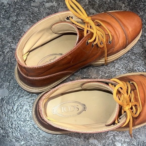 Tod\'s Sz 10 Lace-Up Ankle Lug Chukka Boots main image 10